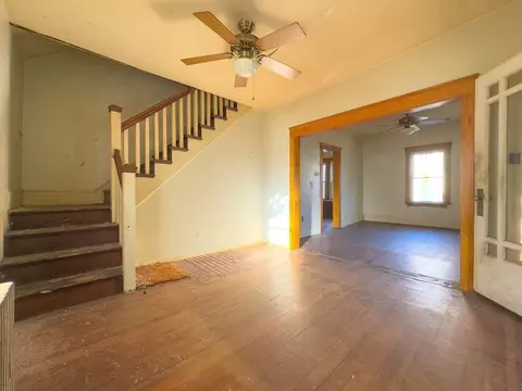 Living - 16 Ash St, Fairhaven, MA 02719 photo 5 of 5