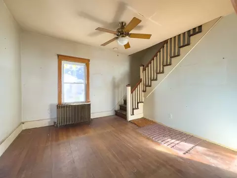 Living - 16 Ash St, Fairhaven, MA 02719 photo 4 of 5