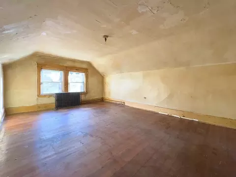 Bedroom - 16 Ash St, Fairhaven, MA 02719 photo 5 of 6