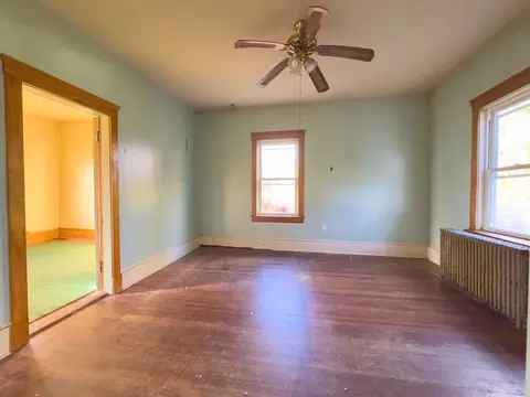 Living - 16 Ash St, Fairhaven, MA 02719 photo 2 of 5