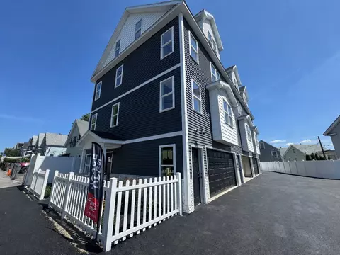 Exterior - 562 Gorham St #05, Lowell, MA 01852 photo 5 of 7