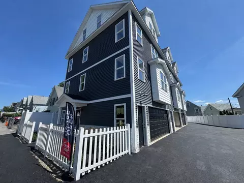 Exterior - 562 Gorham St #05, Lowell, MA 01852 photo 3 of 7