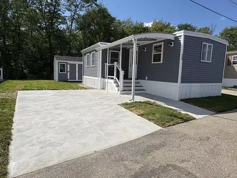 300 E Washington St #34R, North Attleboro, MA 02760