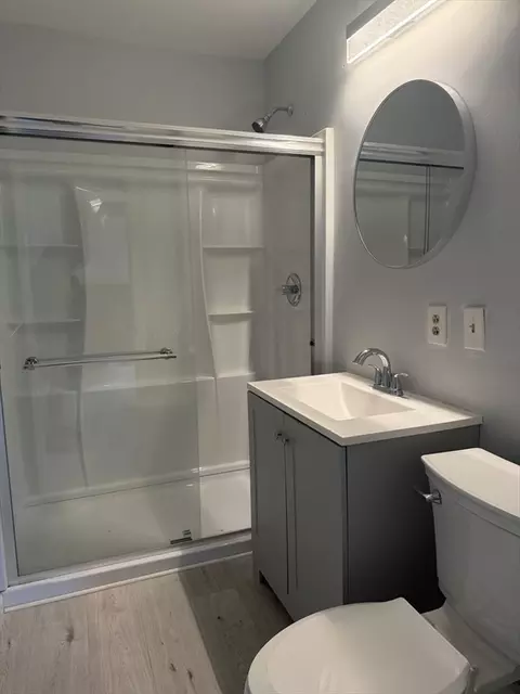 Bath - 73-75 Melrose St, Springfield, MA 01109 photo 1 of 2
