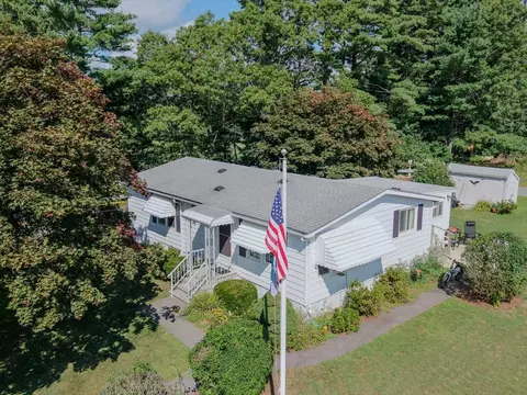 6 Coachman Ter, Plymouth, MA 02360