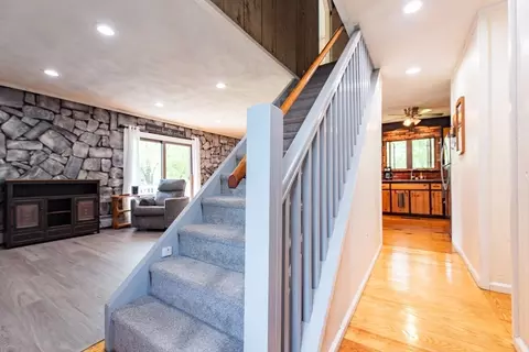 Entry Way - 171 Elm, Blackstone, MA 01504 photo 1 of 4