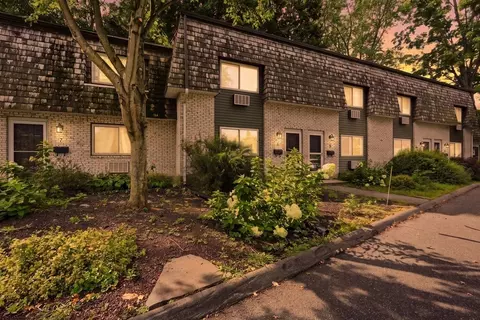 73 Bridge St #6, Northampton, MA 01060