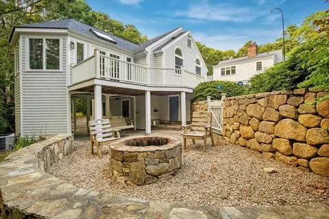 Exterior - 6 Heron Way, Mashpee, MA 02649 photo 3 of 4