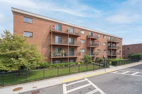 26 Waverly St #405, Brighton, MA 02135