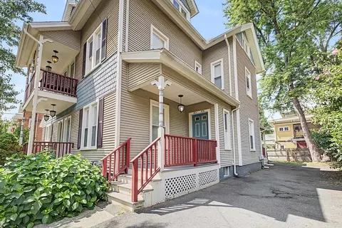 30 Graves Ave #A, Northampton, MA 01060