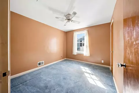 Bedroom - 6 Evans Rd, Stoneham, MA 02180 photo 2 of 3