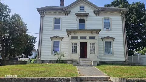 21 Franklin St, Milford, MA 01757
