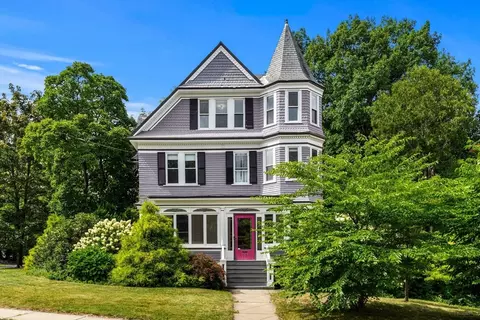 77 Tyler Park, Lowell, MA 01851