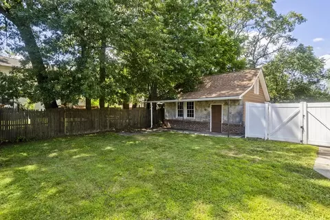 Exterior - 86 Laurence, Springfield, MA 01104 photo 5 of 9