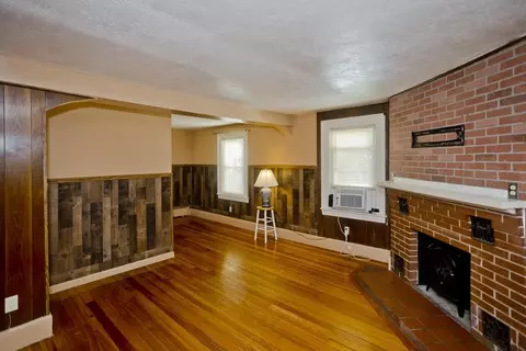 Living - 86 Laurence, Springfield, MA 01104 photo 1 of 5