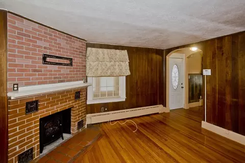 Living - 86 Laurence, Springfield, MA 01104 photo 3 of 5