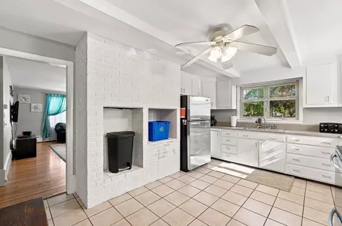 Kitchen - 2 Lisa Ave, Acushnet, MA 02743 photo 3 of 4