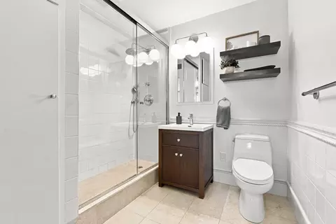 Bath - 85 E India Row #8A, Boston, MA 02110 photo 2 of 3