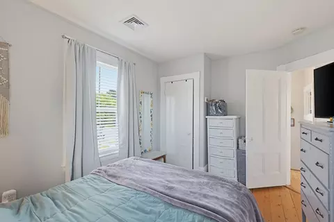 Bedroom - 2 Dearborn Ave, Beverly, MA 01915 photo 4 of 5