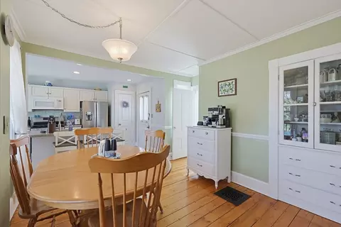 Dining - 2 Dearborn Ave, Beverly, MA 01915 photo 2 of 4