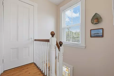 Entry Way - 2 Dearborn Ave, Beverly, MA 01915 photo 3 of 4