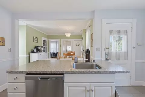 Kitchen - 2 Dearborn Ave, Beverly, MA 01915 photo 5 of 7