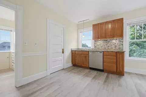 Kitchen - 2 Edgar Ter #3, Winthrop, MA 02152 photo 5 of 7