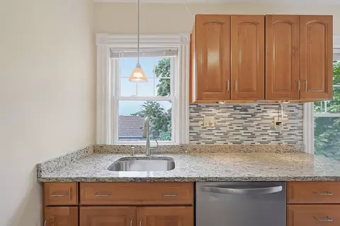 Kitchen - 2 Edgar Ter #3, Winthrop, MA 02152 photo 4 of 7