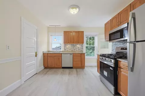 Kitchen - 2 Edgar Ter #3, Winthrop, MA 02152 photo 3 of 7
