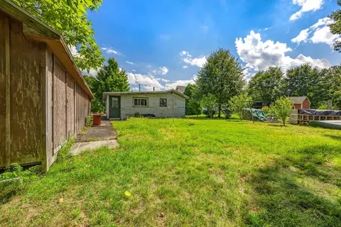 Exterior - 162 Arcadia Blvd, Springfield, MA 01118 photo 4 of 5