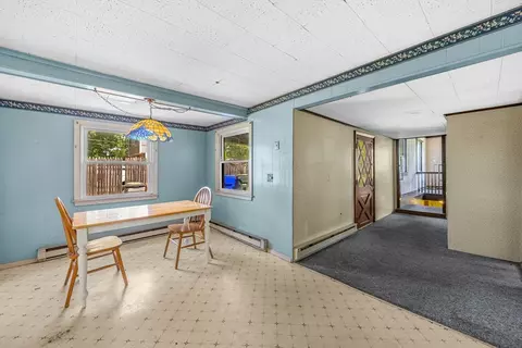 Entry Way - 162 Arcadia Blvd, Springfield, MA 01118 photo 2 of 2