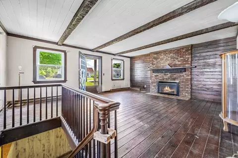 Living - 162 Arcadia Blvd, Springfield, MA 01118 photo 1 of 3