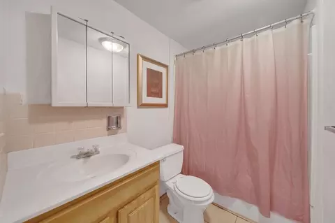Bath - 44 Alsada Dr, Worcester, MA 01603 photo 2 of 2