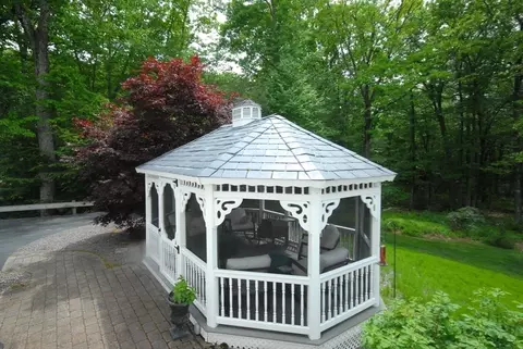 Exterior - 8 Barton Rd, Harvard, MA 01451 photo 6 of 6