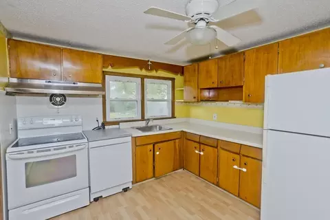 Kitchen - 67 Warwick Rd, Chicopee, MA 01020 photo 1 of 3