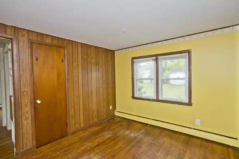 Bedroom - 67 Warwick Rd, Chicopee, MA 01020 photo 1 of 6