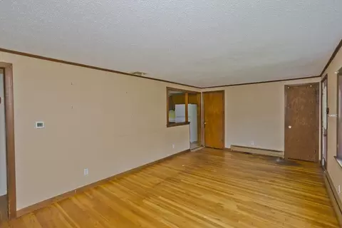 Living - 67 Warwick Rd, Chicopee, MA 01020 photo 4 of 5