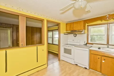 Kitchen - 67 Warwick Rd, Chicopee, MA 01020 photo 3 of 3