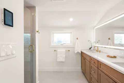 Bath - 63 Main St, Dover, MA 02030 photo 2 of 6