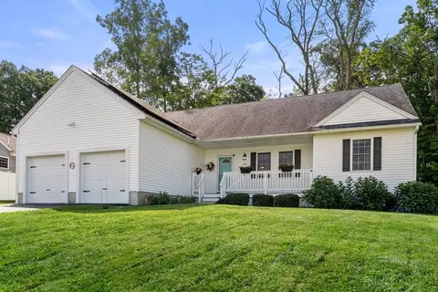 42 Highfield Dr, Southbridge, MA 01550