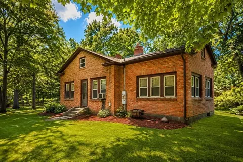 114 Witheridge St, Feeding Hills, MA 01030
