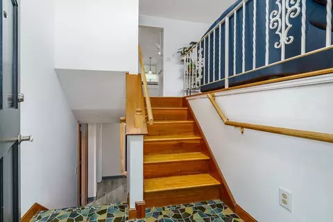 Entry Way - 18 Ruthellen Rd, Hudson, MA 01749 photo 1 of 3