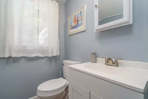 Bath - 18 Ruthellen Rd, Hudson, MA 01749 photo 1 of 2