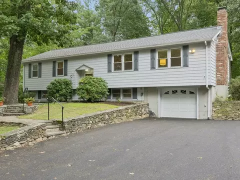 210 Chamberlain St, Holliston, MA 01746