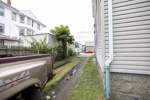 Exterior - 1025 Globe St, Fall River, MA 02724 photo 1 of 1