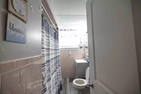 Bath - 593 Plymouth Ave, Fall River, MA 02721 photo 3 of 3