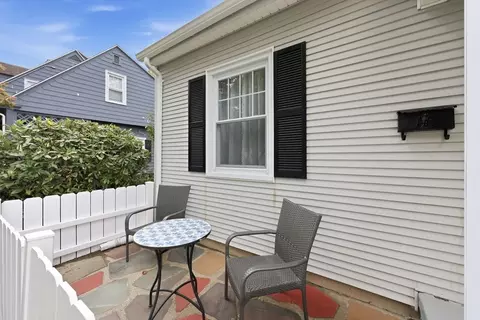 Exterior - 250 Gillette Ave, Springfield, MA 01118 photo 5 of 8