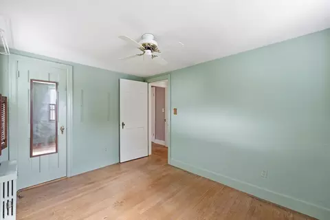 Bedroom - 250 Gillette Ave, Springfield, MA 01118 photo 4 of 5
