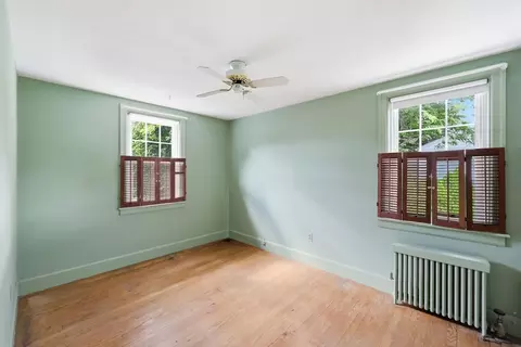 Bedroom - 250 Gillette Ave, Springfield, MA 01118 photo 3 of 5