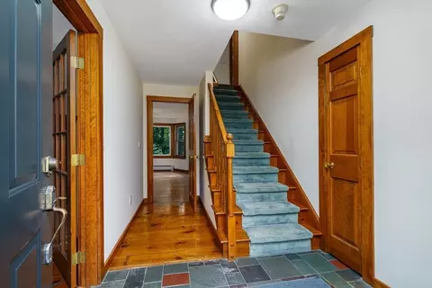 Entry Way - 123 Saunders St, Gardner, MA 01440 photo 3 of 3